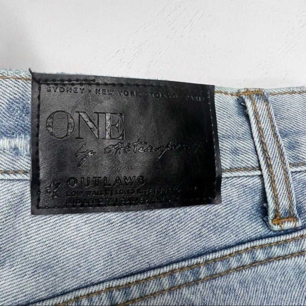 One Teaspoon Bandits Light Wash Distressed Denim Shorts Size 27 Frayed Hem - Picture 11 of 11